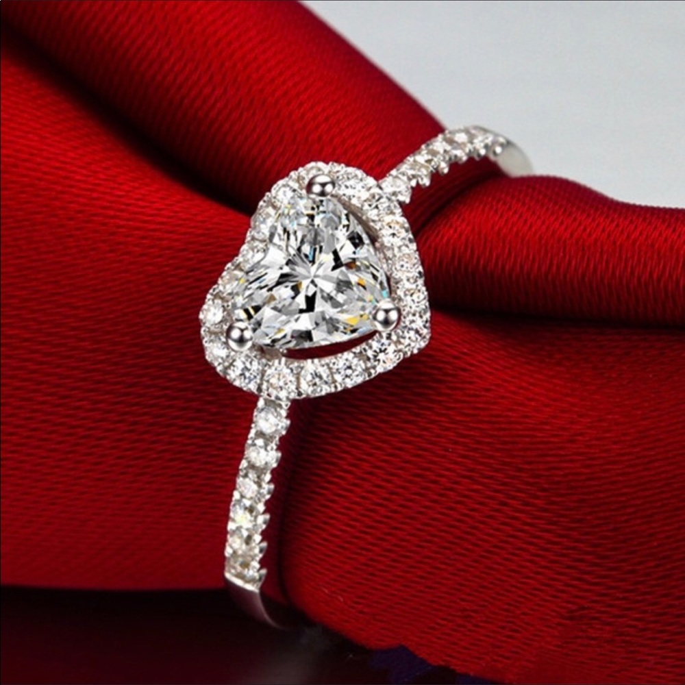 20% Off Sapphire Heart Ring - Picture 2 of 7